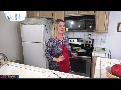❤️ Matrigna che lo munge in cucina prima del suo appuntamento Porno fb al it.xxx-wow-net.ru ❤️